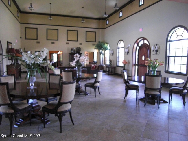 Building Photo - 755 Ventura Dr