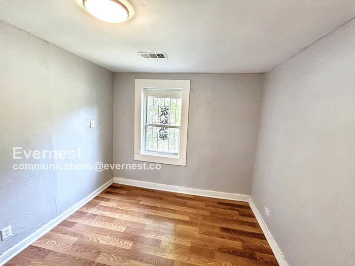 Building Photo - 2028 Powderly Ave SW