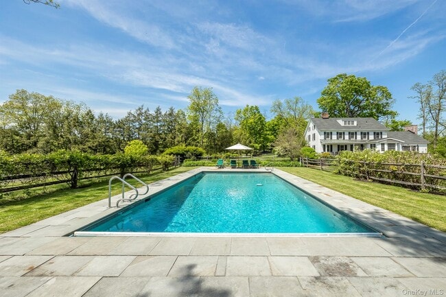 Building Photo - 74 Melville Rd