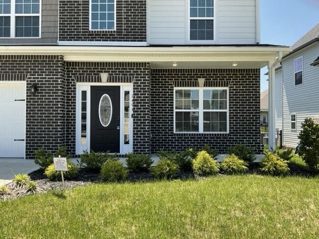 Building Photo - Available for Purchase or Rent!