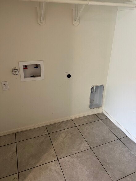 Building Photo - 1176 Menta Ct