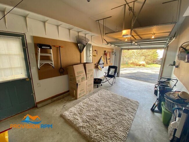 Building Photo - 106 Hanson Ct