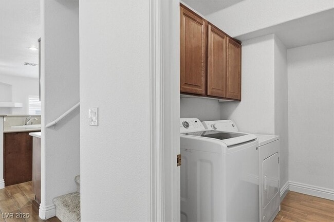 Building Photo - 3313 Speckle Summer Pl