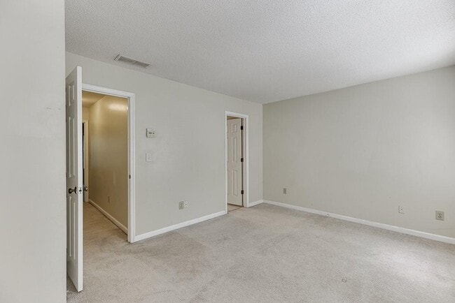 Building Photo - 5168 Laurel Bridge Ct SE