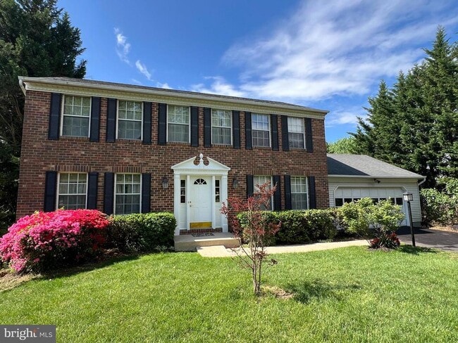 Primary Photo - 4739 Bates Dr