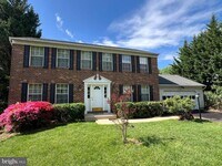 Building Photo - 4739 Bates Dr