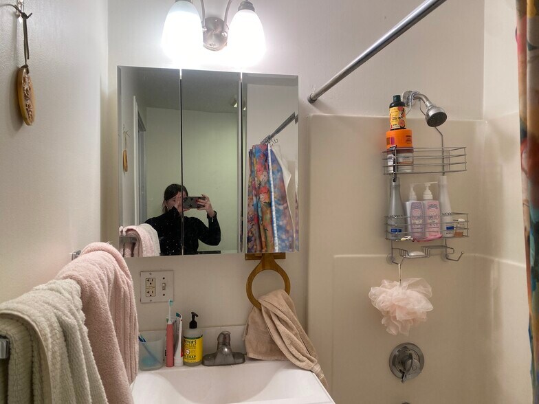 Building Photo - 74 Joy St