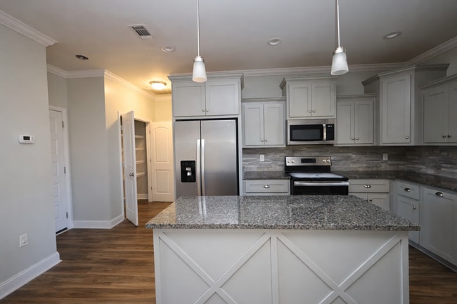 Building Photo - 3923 Valiant Ct