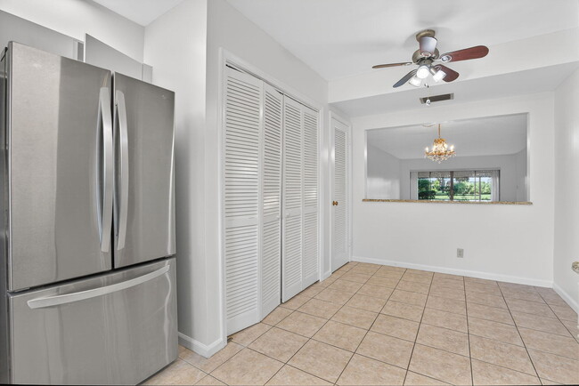 Building Photo - 300 N Hwy A1A