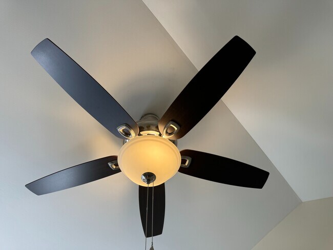 Building Photo - Room in Townhome on Averette Hill Dr