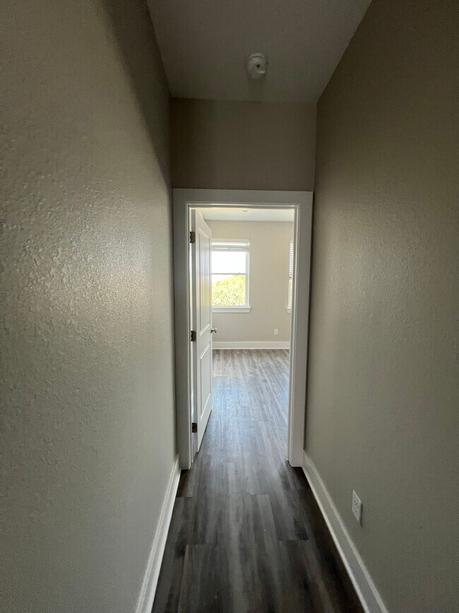 Building Photo - 202 Park Pl