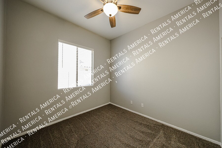 Building Photo - 9447 E Natal Ave