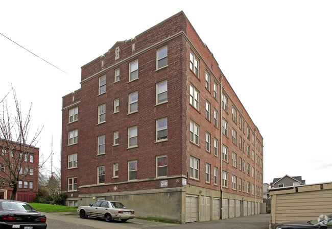 Building Photo - Randolph Apartments