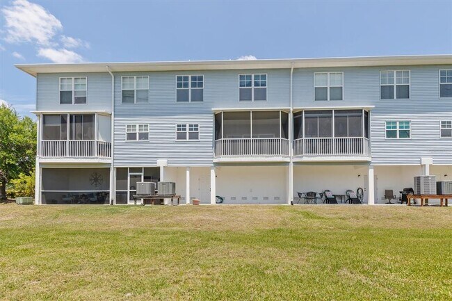 Building Photo - 3923 Cape Haze Dr
