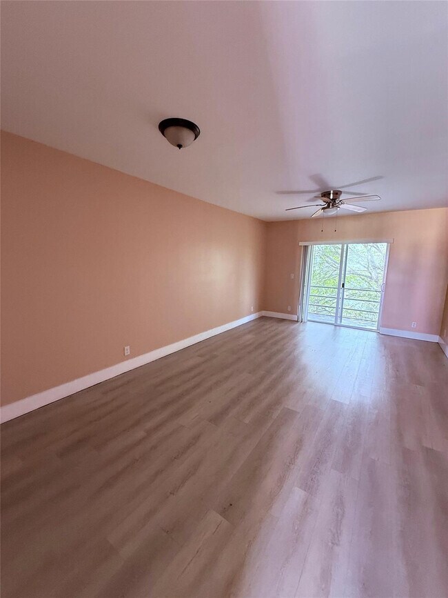 Building Photo - 4730 NW 10th Ct