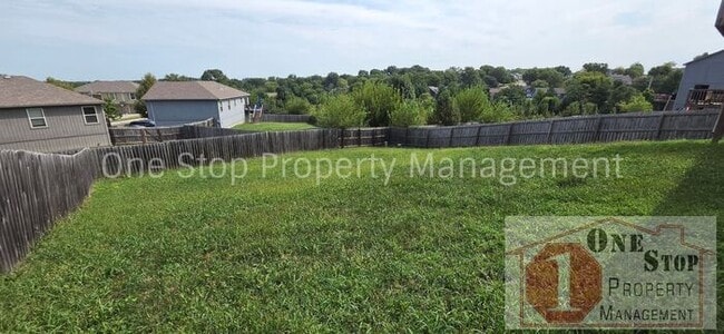 Building Photo - Beautiful 4 bedroom, 3 bathroom home in Raymore!