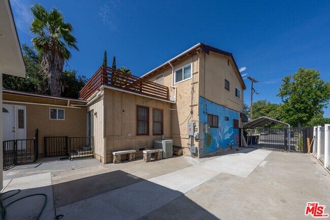 Building Photo - 6220 Etiwanda Ave
