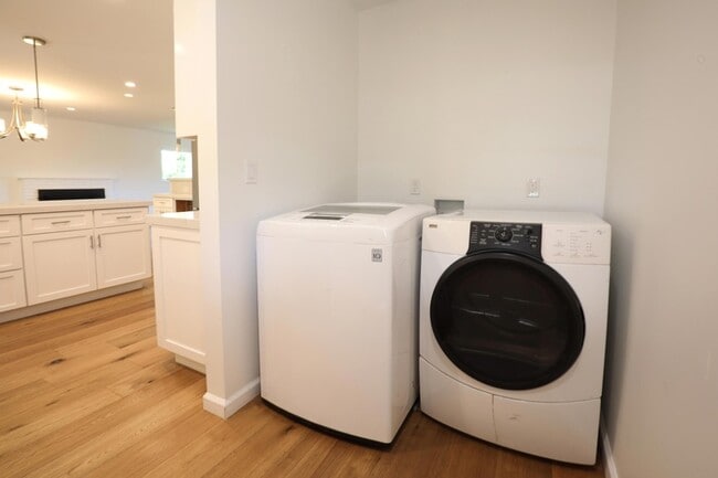 Building Photo - 3994 Maricopa Dr