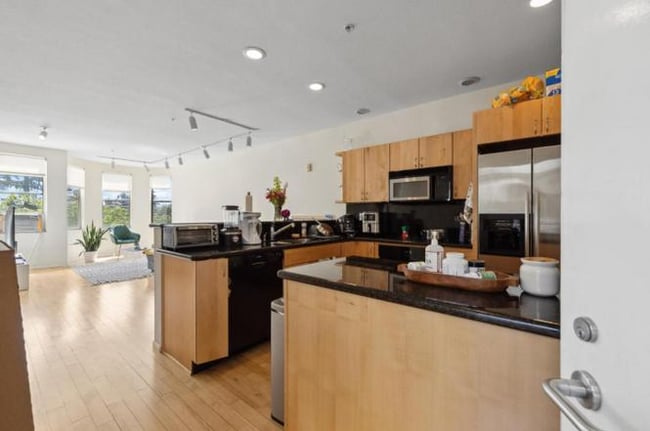 Building Photo - Nahcco