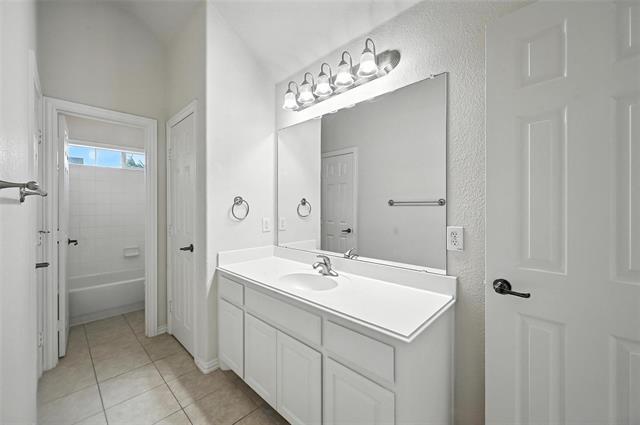 Building Photo - 4667 Wicklow Dr