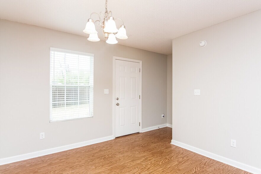 Building Photo - 10892 Blake Cir