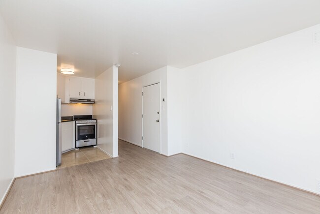 Building Photo - 429 Bellevue