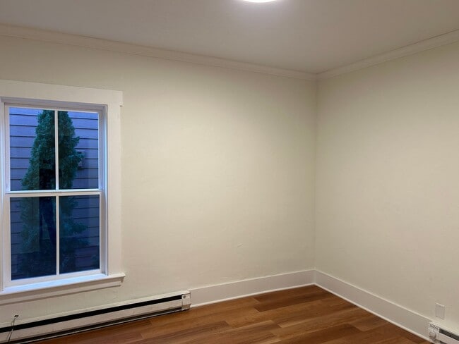 Building Photo - 2015 Franklin Ave E