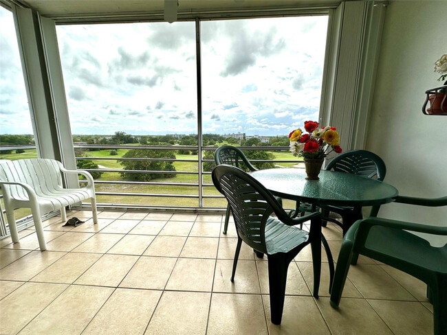 Building Photo - 2671 S Course Dr