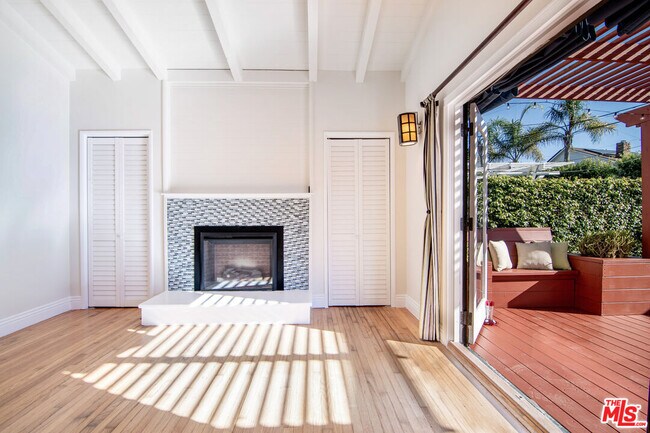 Building Photo - 6322 W 79th St