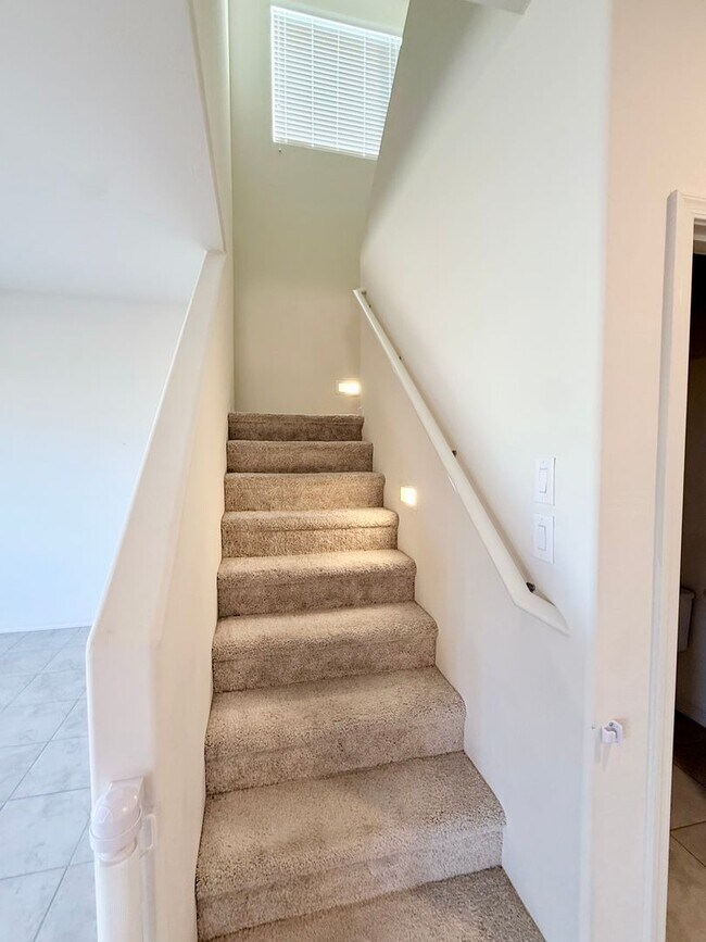 Building Photo - BEAUTIFUL Home in San Tan Valley with Mountain View’s! A Must See!
