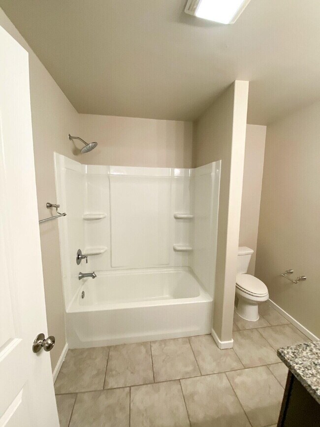 Building Photo - 13803 Quanah Ave