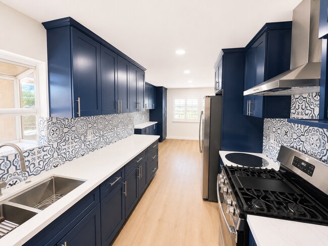 Building Photo - 404 Garda Ave