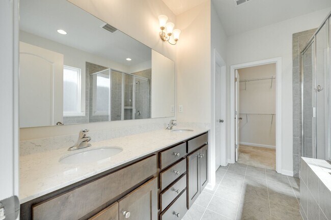 Building Photo - Beautiful 4-bed, 3.5 bath with Primary on the main level in Cameron Creek of Fabulous Fort Mill!