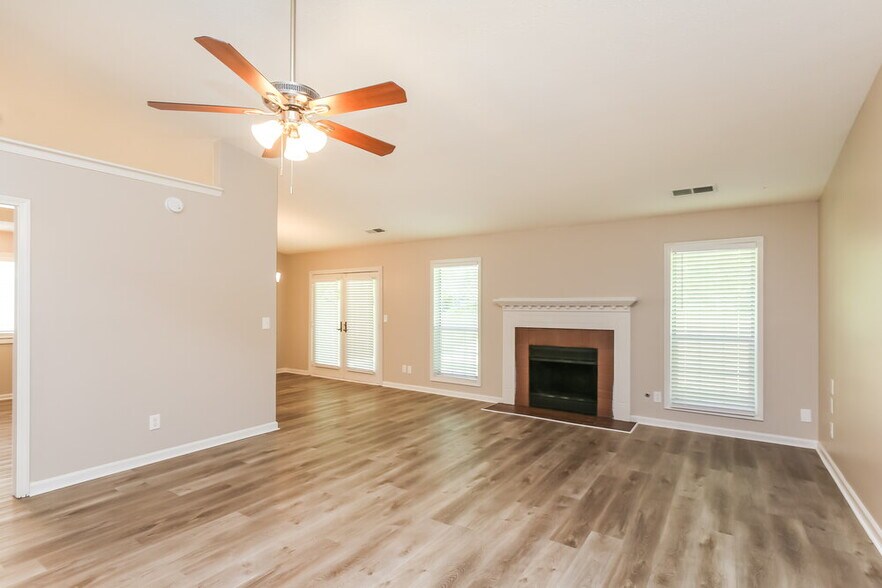 Building Photo - 1282 Bailing Dr