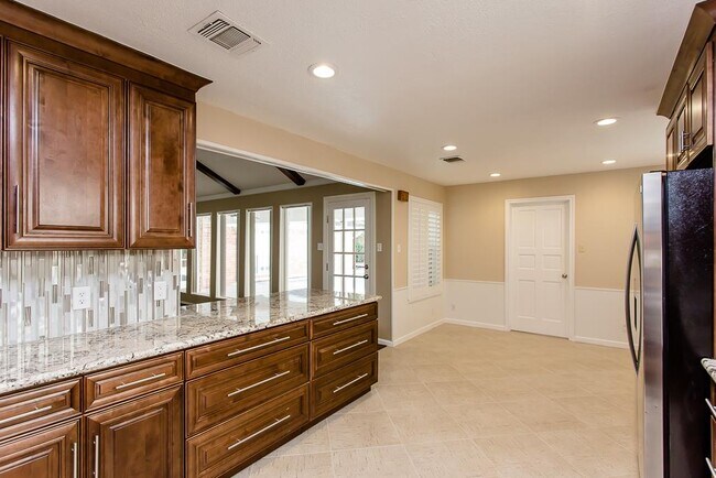 Building Photo - 12007 Cedar Pass Dr
