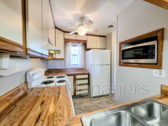 Building Photo - 4618 Fen Ct