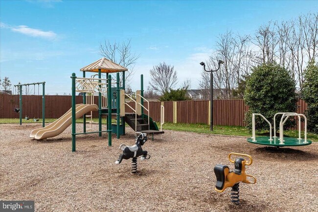 Building Photo - 17037 Loftridge Ln