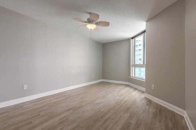 Building Photo - 241 Riverside Dr