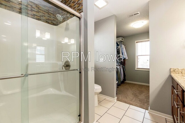 Building Photo - 1651 SW Arlan Dr