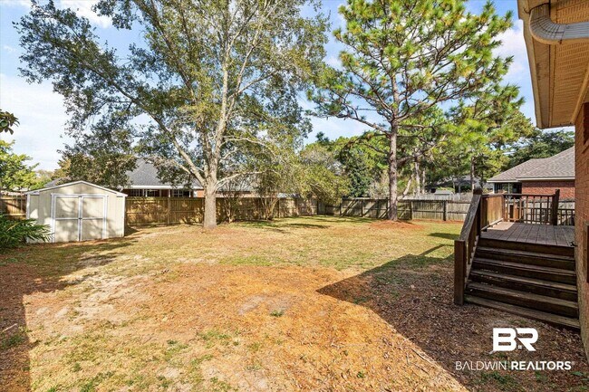 Building Photo - 10610 S Side Loop