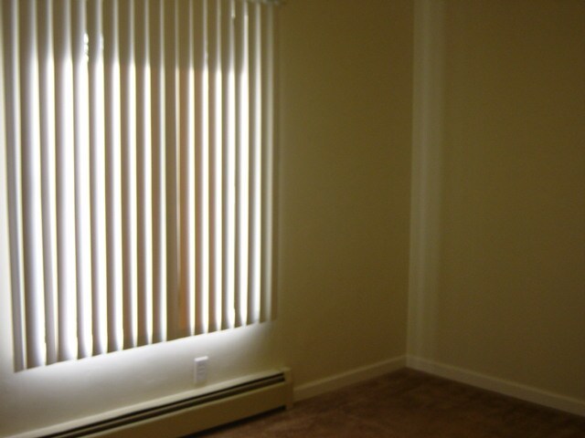 Building Photo - 1518 E Longview Dr