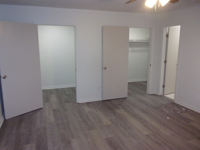 Building Photo - 2796 Flora Ave