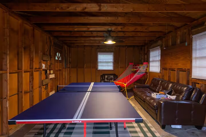 Building Photo - 107 S Wyrick St