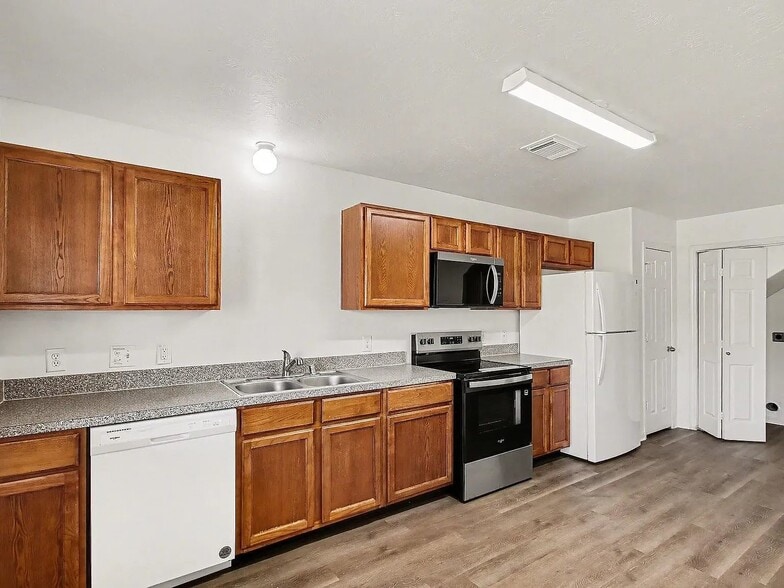 Building Photo - 19414 Dry Canyon Ct