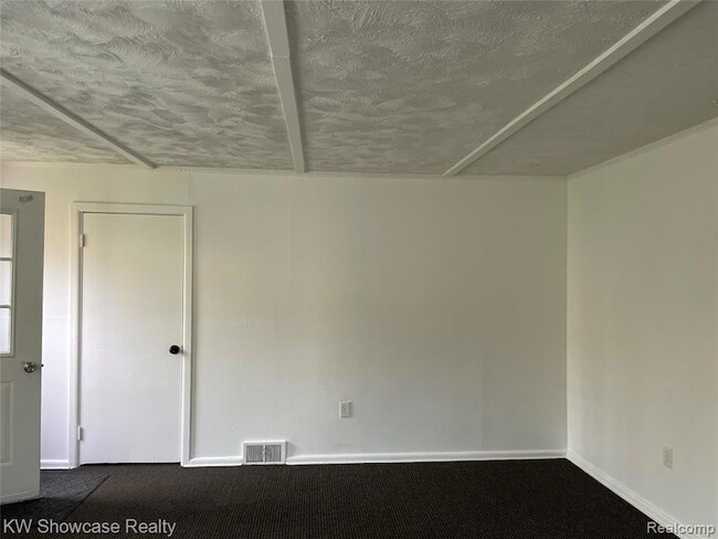 Building Photo - 4335 Territorial Rd