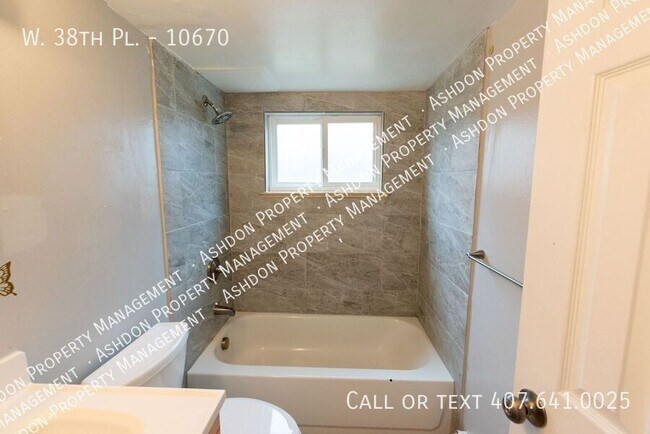 Building Photo - W. W 38th Pl