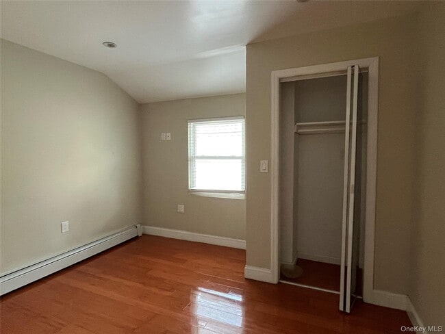 Building Photo - 164-14 115th Ave