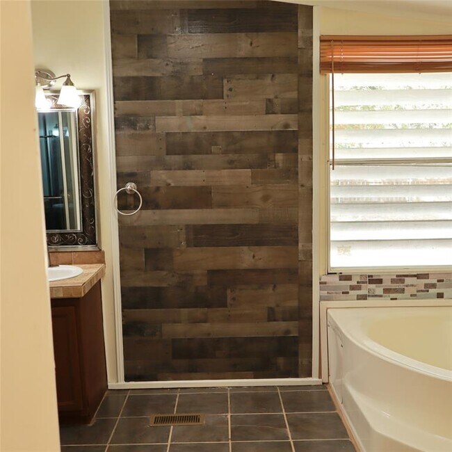 Building Photo - 282 Texas Oak Dr