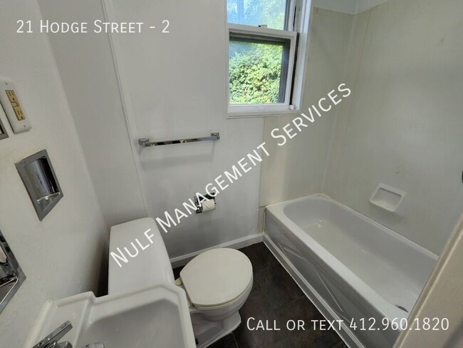 Building Photo - 2 Bed, 1 Bath unit in Oakland