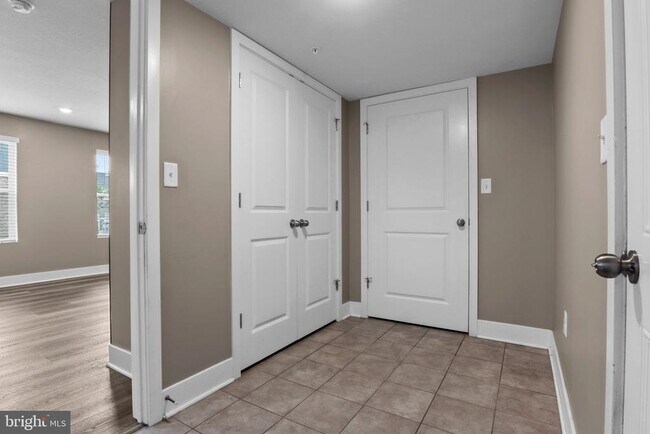 Building Photo - 4175 Brodie Pl